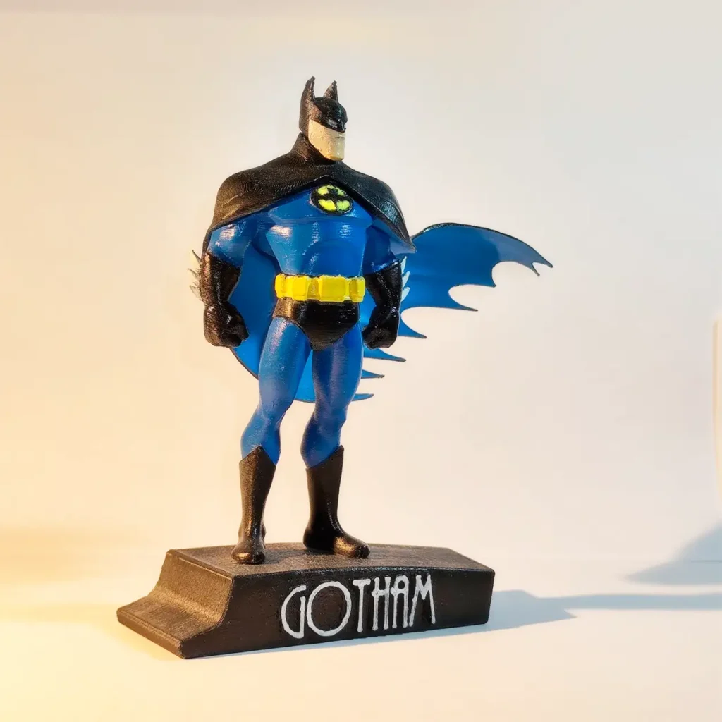 Figura de Batman impresa en 3D y pintada
